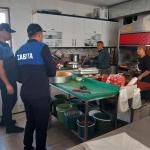 ADIYAMAN (PERRE) - Şeriban ÖZÇAKMAK - Adıyaman Belediyesi Zabıta Müdürlüğü ekipleri, kent genelinde lokanta, restoran ve hazır yemek işletmelerini denetledi.