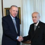ANKARA (PHA) - Gülbahar SÜNGÜ – MHP Genel Başkanı Devlet Bahçeli, Cumhurbaşkanı Recep Tayyip Erdoğan’ın Macaristan dönüşü yaptığı “Benim tekrar seçilme veya aday olma gibi bir derdim yok” açıklamasına sert bir yanıt verd...