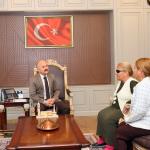 ADIYAMAN (PHA) - Adıyaman Valisi Osman Varol, her hafta düzenlediği halk günü buluşmalarında vatandaşların taleplerini, ihtiyaç ve sorunlarını dinliyor.