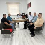 ADIYAMAN (PHA) - Öz Sağlık-İş Sendikası Adıyaman Şube Başkanı Mustafa Uğur Köse ve sendika yönetimi, Kahta Devlet Hastanesi’nin yeni yönetimine hayırlı olsun ziyaretinde bulundu.