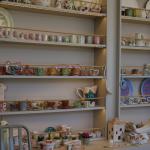 ADIYAMAN (PERRE) - Berfin GÜRBÜZ- Sibel TURAN-Öğretmenlikten çini ve seramik ustalığına uzanan yolculuğuyla dikkat çeken iş kadını ve yazar Nazan Taştan Yapıcı, deprem sonrası hobisini nasıl mesleğe dönüştürdüğünü, giriş...