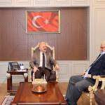 ADIYAMAN (PHA) - Adıyaman Valisi Osman Varol, her hafta düzenlediği halk günü buluşmalarında vatandaşların taleplerini, ihtiyaç ve sorunlarını dinliyor.