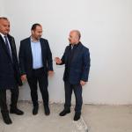 ADIYAMAN (PHA) - Adıyaman Valisi Osman Varol, Besni ilçesinde bağlı Çakırhöyük Beledisinde devam eden deprem konutları başta olmak üzere yatırımları inceledi.