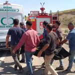 ADIYAMAN (PHA) - Mustafa TEKİN - Adıyaman’ın Besni ilçesinde sabah saatlerinde meydana gelen trafik kazasında, hafriyat kamyonunun şarampole devrilmesi sonucu sürücü Murat Sağdıç (30) hayatını kaybetti.