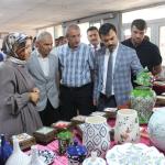 ADIYAMAN (PHA) - Adıyaman’ın Kahta ilçesinde, Kahta Halk Eğitim Merkezi tarafından Hayat Boyu Öğrenme Haftası Etkinlikleri kapsamında düzenlenen yılsonu sergisi, törenle açıldı.