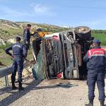 ADIYAMAN (PHA) - Mustafa TEKİN - Adıyaman’ın Besni ilçesinde sabah saatlerinde meydana gelen trafik kazasında, hafriyat kamyonunun şarampole devrilmesi sonucu sürücü Murat Sağdıç (30) hayatını kaybetti.