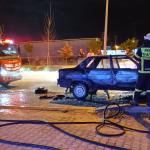 ADIYAMAN (PHA) - Adıyaman'ın Besni ilçesinde, alkollü sürücü yaktığı otomobili küle döndü.