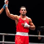 ŞANLIURFA (PERRE) - Şeriban ÖZÇAKMAK -Milli boksör Emrah Yaşar, Worldboxing Dünya Boks Birliği'nin 2025 dünya sıralamasında büyükler kategorisinde ilk 5'e girerek önemli bir başarıya imza attı.