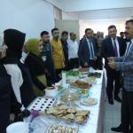 ADIYAMAN (PHA) - Adıyaman’ın Kahta ilçesinde, Kahta Halk Eğitim Merkezi tarafından Hayat Boyu Öğrenme Haftası Etkinlikleri kapsamında düzenlenen yılsonu sergisi, törenle açıldı.