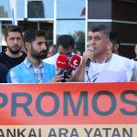 ADIYAMAN (PERRE) - Şeriban ÖZÇAKMAK - Adıyaman'da 7 sağlık emekçisi sendikası, banka promosyonları konusunda yaşanan adaletsizliği protesto ederek, Sağlık Bakanlığı ve Ziraat Bankası arasında kapalı kapılar ardında yapıl...