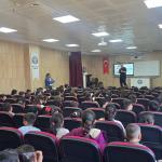 GAZİANTEP (PHA) - Murat KAYIŞ - RADEV tarafından ödüllendirilen ve “Türkiye’nin En Genç Yazarı” unvanına sahip olan Hüseyin Mirhat Coşkun, Gaziantep’te ilkokul öğrencileriyle bir araya geldi.