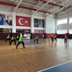 ADIYAMAN (PERRE) - Şeriban ÖZÇAKMAK - Adıyaman Gençlik ve Spor İl Müdürlüğü tarafından 19 Mayıs Atatürk'ü Anma, Gençlik ve Spor Bayramı etkinlikleri kapsamında düzenlenen yıldız kız ve erkek hentbol müsabakalarında genç...