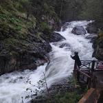GİRESUN (PERRE) - Behçet ATABEK - Giresun'daki Kuzalan Şelalesi Tabiat Parkı sınırlarında yer alan Mavi Göl'de, sezon öncesi temizlik ve bakım çalışmaları başlatıldı.