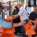 ADIYAMAN (PHA) - Gülbahar SÜNGÜ - Adıyaman Belediyesi, Kurban Bayramı'nda çevre kirliliğini önlemek ve temizlik hizmetlerini kolaylaştırmak amacıyla vatandaşlara ücretsiz kurban atık poşeti dağıttı.