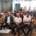 ADIYAMAN (PHA) - Murat KAYIŞ - Eğitimci ve yazar Hamza Çelenk’in son kitabı Kırmızı Kar, Kommagene Kültür Merkezi'nde düzenlenen söyleşi ve imza günü etkinliğiyle edebiyatseverlerle buluştu.