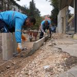 ADIYAMAN (PERRE) - Şeriban ÖZÇAKMAK - Adıyaman Belediyesi, Yavuz Selim ve Karapınar mahallelerinde bozulan kaldırımları tamamen yenileyerek vatandaşlara daha güvenli, estetik ve konforlu bir yaya ulaşım hattı kazandırıyo...
