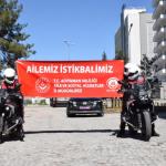 ADIYAMAN (PHA) - Adıyaman İl Emniyet Müdürlüğü ekipleri tarafından Aile Yılı temalı açtıkları pankartla çarşı merkezinde gezerek, Polis Teşkilatı'nın 180.