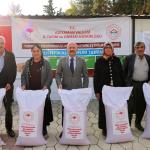 ADIYAMAN (PERRE) - Şeriban ÖZÇAKMAK - Adıyaman'da "Nohut Üretiminin Geliştirilmesi Projesi" kapsamında il genelinde 666,5 ton sertifikalı nohut tohumu ile 250 adet otomatik yemlik makinesi üreticilere teslim edildi.