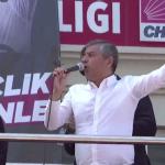 ANKARA (PERRE) - (Berfin GÜRBÜZ) - CHP Genel Başkanı Özgür Özel, partisinin Ankara İl Başkanlığı önünde düzenlenen bayramlaşma programında yaptığı konuşmada, CHP'ye yönelik sürecin parti içi bir mesele olmadığını belirte...