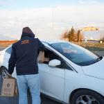 ULUSAL (PERRE) - Şeriban ÖZÇAKMAK - Kahta Belediyesi, Ramazan ayı boyunca iftar saatine yolda yakalanan vatandaşlar için ilçenin farklı çıkış noktalarında kumanya dağıtımı gerçekleştiriyor.