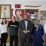 ADIYAMAN (PHA) - Mustafa TEKİN – Anahtar Parti Adıyaman İl Teşkilatı, Anneler Günü kapsamında şehitlik ziyareti gerçekleştirdi ve şehit annelerini evlerinde ziyaret etti.