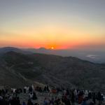 ADIYAMAN (PHA) - Adıyaman’ın Kahta ilçesinde UNESCO Dünya Kültür Mirası olan 2100 yıllık Kommagene Uygarlığının efsanevi kralı Antiochos Teos’un Nemrut Dağı zirvesinde inşa ettiği anıtsal alanda doğum gününü kutlayan Tür...