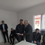 ADIYAMAN (PERRE) - Şeriban ÖZÇAKMAK - Gölbaşı Kaymakamı Kadir Algın, Hamzalar Köyü'nde inşa edilen deprem konutlarının anahtar teslim törenine katılarak hak sahibi vatandaşlara anahtarlarını teslim etti.