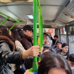 ADIYAMAN (PERRE) - Şeriban ÖZÇAKMAK - Adıyaman'da Kolej Hattı'nda sabah saatlerinde yaşanan yoğunluk nedeniyle vatandaşlar sefer sayılarının artırılmasını talep ediyor.