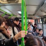 ADIYAMAN (PERRE) - Şeriban ÖZÇAKMAK - Adıyaman'da Kolej Hattı'nda sabah saatlerinde yaşanan yoğunluk nedeniyle vatandaşlar sefer sayılarının artırılmasını talep ediyor.