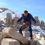 ADIYAMAN (PERRE) - Şeriban ÖZÇAKMAK - Adıyaman'da, 1987 yılında UNESCO tarafından Dünya Mirası listesine alınan Nemrut Dağı'na çıkan, yaptığı şarkılar ve renkli kişiliğiyle tanınan sanatçı Aydın Aydın bu kez yapay zekaya...