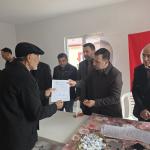 ADIYAMAN (PERRE) - Şeriban ÖZÇAKMAK - Gölbaşı Kaymakamı Kadir Algın, Hamzalar Köyü'nde inşa edilen deprem konutlarının anahtar teslim törenine katılarak hak sahibi vatandaşlara anahtarlarını teslim etti.