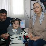 ADIYAMAN (PERRE) - Şeriban ÖZÇAKMAK-Sibel TURAN - Adıyaman'ın Gölbaşı ilçesinde yaşayan SMA Tip-1 hastası 10 yaşındaki İkranur Alsat'ın Dubai'de uygulanacak gen tedavisi için başlatılan Adıyaman Valiliği onaylı yardım ka...