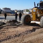 ADIYAMAN (PERRE) - Şeriban ÖZÇAKMAK - Adıyaman Belediyesi Fen İşleri Müdürlüğü ekipleri, Esentepe Mahallesi ile Narlıkuyu ve İndere bağlantı yollarında asfalt serim çalışmalarını yoğun şekilde sürdürüyor.