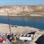 ADIYAMAN (PERRE) - Şeriban ÖZÇAKMAK - Adıyaman Atatürk Baraj Gölü Bebek-1 Pompaj Sulaması Projesi'yle 5 bin 860 dekar tarım arazisi modern basınçlı sulama sistemine kavuşacak, bölge ekonomisine yıllık 60 milyon TL katkı...