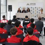 ADIYAMAN (PERRE) - Berfin GÜRBÜZ-Sibel TURAN - Adıyaman'da genç sporculara yönelik düzenlenen "Hukuki Farkındalık Paneli"nde uzman avukatlar, siber suçlar, IBAN dolandırıcılığı, dijital güvenlik ve siber zorbalık konular...