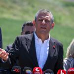 İSTANBUL (PHA) - Rojin SÜNGÜ - CHP Genel Başkanı Özgür Özel, tutuklu bulunan CHP’nin Cumhurbaşkanı adayı Ekrem İmamoğlu’nu Silivri Marmara Cezaevi’nde ziyaret etti.