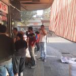 ADIYAMAN (PERRE) - Mustafa İLİK - Adıyaman'da depremin üzerinden üç yıl geçmesine rağmen tarihi Ulu Cami'de süren tadilat çalışmaları nedeniyle oluşan yoğun toz, çevredeki esnaf ve vatandaşların tepkisine neden oldu.