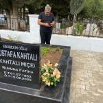 ADIYAMAN (PHA) - Murat KAYIŞ - Adıyaman’ın Kahta ilçesindeki mezarlıkta bazı mezarların kıbleye bakmadığı yönündeki iddialar kamuoyunda tartışma konusu oldu.