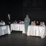 ADIYAMAN (PHA) - Mustafa KAMIŞ - Adıyaman’ın Kahta ilçesinde İlçe Milli Eğitim Müdürlüğü tarafından düzenlenen ve geleneksel hale gelen İngilizce Dil Festivali, bu yıl da renkli görüntülere sahne oldu.