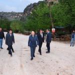 ADIYAMAN (PHA) - Adıyaman Valisi Osman Varol, Besni ilçesinde, bulunan Besni Su Gözü Mesire Alanı’nda incelemede bulunarak,  Millet Bahçesine dönüştürüleceğini söyledi.