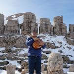 ADIYAMAN (PERRE) - Şeriban ÖZÇAKMAK - Adıyaman'da, 1987 yılında UNESCO tarafından Dünya Mirası listesine alınan Nemrut Dağı'na çıkan, yaptığı şarkılar ve renkli kişiliğiyle tanınan sanatçı Aydın Aydın bu kez yapay zekaya...