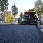 ADIYAMAN (PERRE) - Şeriban ÖZÇAKMAK - Adıyaman Belediyesi Fen İşleri Müdürlüğü ekipleri, altyapı çalışmalarının tamamlanmasının ardından Karapınar Mahallesi'ndeki Atatürk Bulvarı'na bağlanan Karapınar Caddesi'nde son eta...