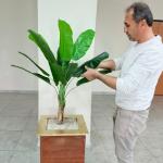 ADIYAMAN (PERRE) - (Fahrettin ÇELİK) - Samsat Safvan Bin Muattal Anadolu İmam Hatip Lisesi'nde görevli temizlik personeli Seyfettin Çelik, okulda kullanılmayan ve atıl durumdaki malzemeleri geri dönüştürerek okula esteti...