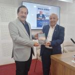 ADIYAMAN (PERRE) - Sibel TURAN- Gazeteci, şair ve yazar Hüseyin Turhal, Adıyaman'ın manevi dünyasına ışık tutan yeni eseri "Ape Aziz Dede" için düzenlenen imza gününde adeta sevgi seliyle karşılaştı.