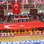 ADIYAMAN (PHA) - Adıyaman’da, 19 Mayıs Atatürk’ü Anma, Gençlik ve Spor Bayramı kapsamında düzenlenen kutlama etkinlikleri, büyük bir coşkuyla gerçekleştirildi.