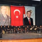 ADIYAMAN (PERRE) - (Mustafa KAMIŞ) - 3 Aralık Dünya Engelliler Günü kapsamında Kahta Medeniyetler Korosu tarafından Kahtalı Miçê Kültür Merkezi'nde özel bir koro programı düzenlendi.