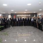 İSTANBUL (PERRE) - Şeriban ÖZÇAKMAK - Adıyaman Valisi Abdullah Küçük, göreve başlamasının ardından ilk ziyaretini Adıyamanlılar Vakfı'na gerçekleştirdi.