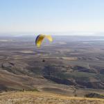 ADIYAMAN (PERRE) - (Murat KAYIŞ) - Adıyaman İl Millî Eğitim Müdürlüğünün "Öğretmenlerimiz İçin Gökyüzüne Bir Yolculuk" sloganıyla gerçekleştirdiği yamaç paraşütü etkinliği, 24 Kasım Öğretmenler Günü kapsamında bu yıl da...