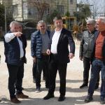 ADIYAMAN (PERRE) - Şeriban ÖZÇAKMAK - Adıyaman Belediye Başkanı Abdurrahman Tutdere, Yeni Mahalle'de yapımı tamamlanan Sırrı Süreyya Önder Parkı ile çevresinde sürdürülen asfalt çalışmalarını yerinde inceleyerek, parkın...