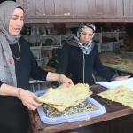 ADIYAMAN (PERRE) - Şeriban ÖZÇAKMAK-Berfin GÜRBÜZ - Adıyaman'da Eli Yaman Kadın Kooperatifi ile Fortuna Kadın Kooperatifi, "İkinci Hasat" projesi kapsamında tarımsal atık olan arpa saplarını işleyerek el yapımı kağıt üre...